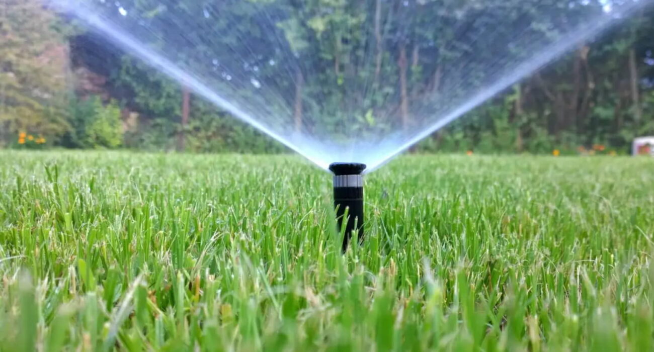 Why You Should Consider an Automatic In-Ground Sprinkler System?